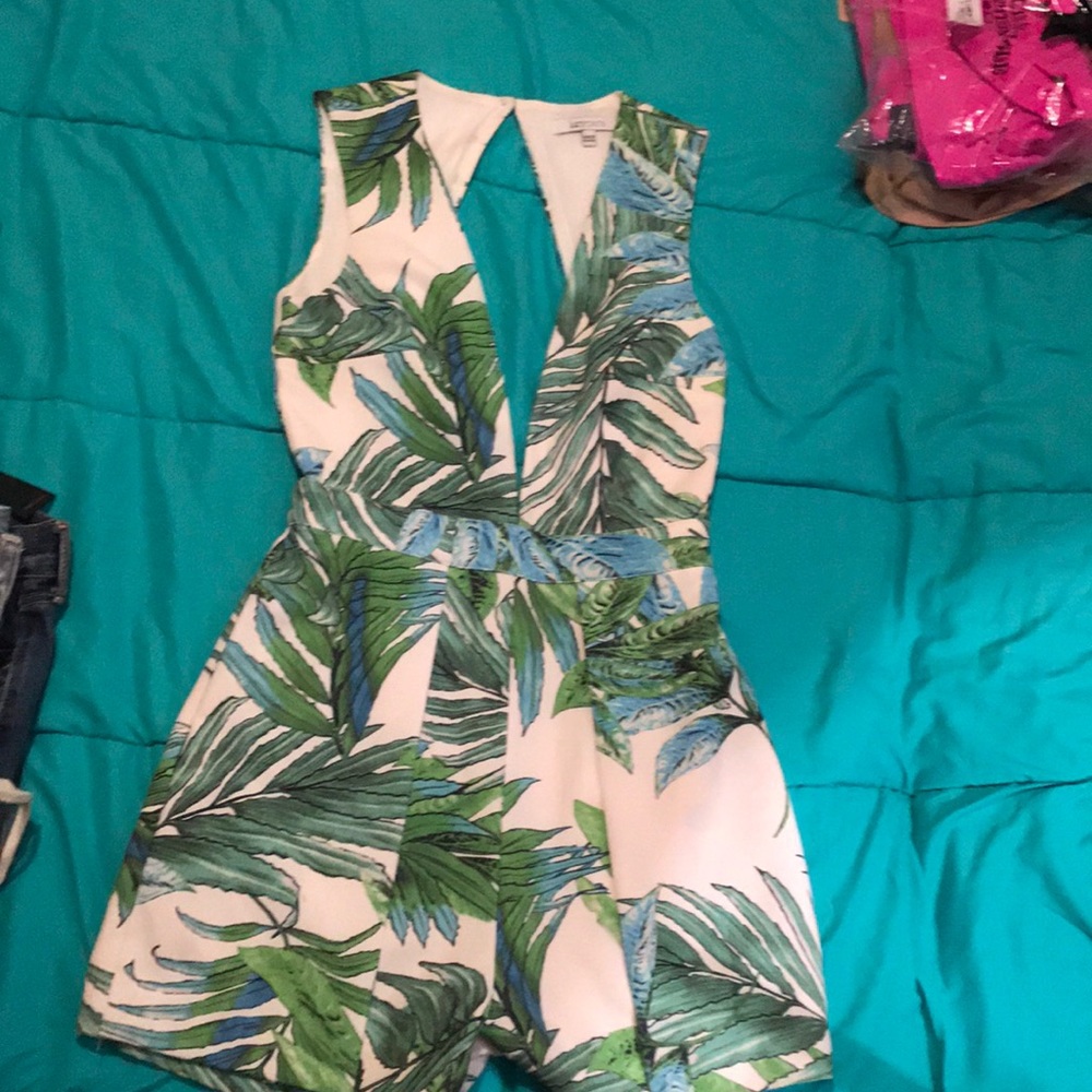 Romper - Picture 3 of 4